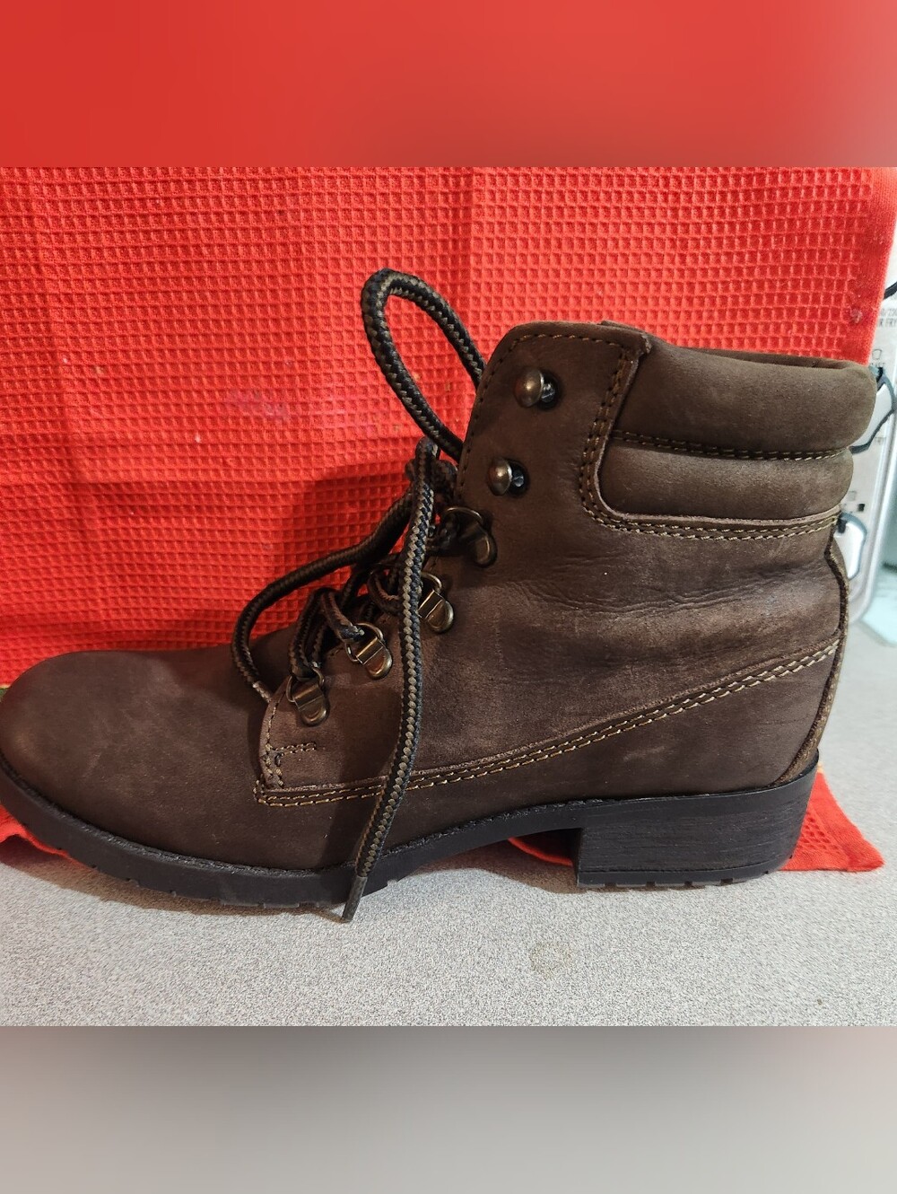 The Steve Madden Women's Gantra boots in brown leather size 9 Excellent Conditio